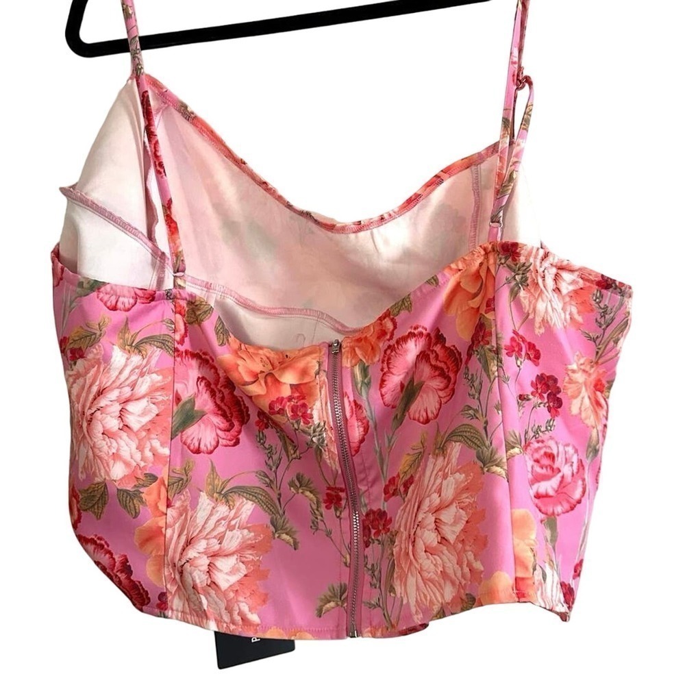 NWT PrettyLittleThing Plus Light Pink Floral Cowl Front Corset Top - 26 - Picture 3 of 7